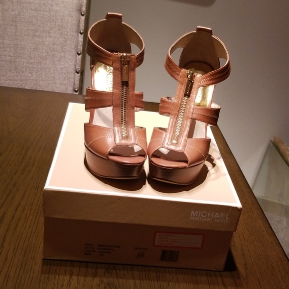 Michael Kors Heels - Picture 2 of 4